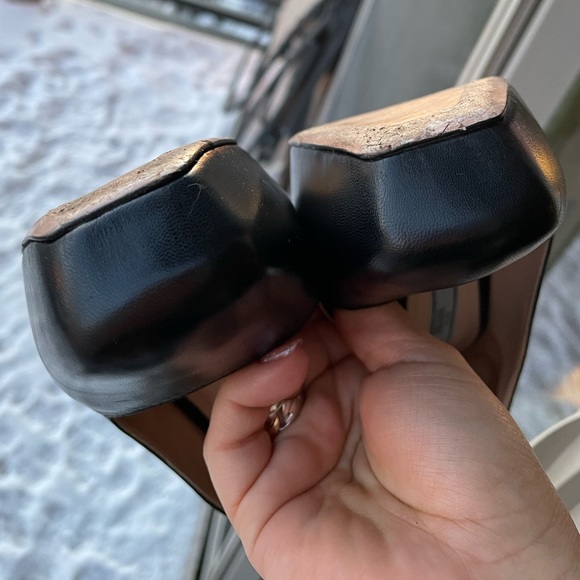 Prada black leather pumps - Picture 5 of 10